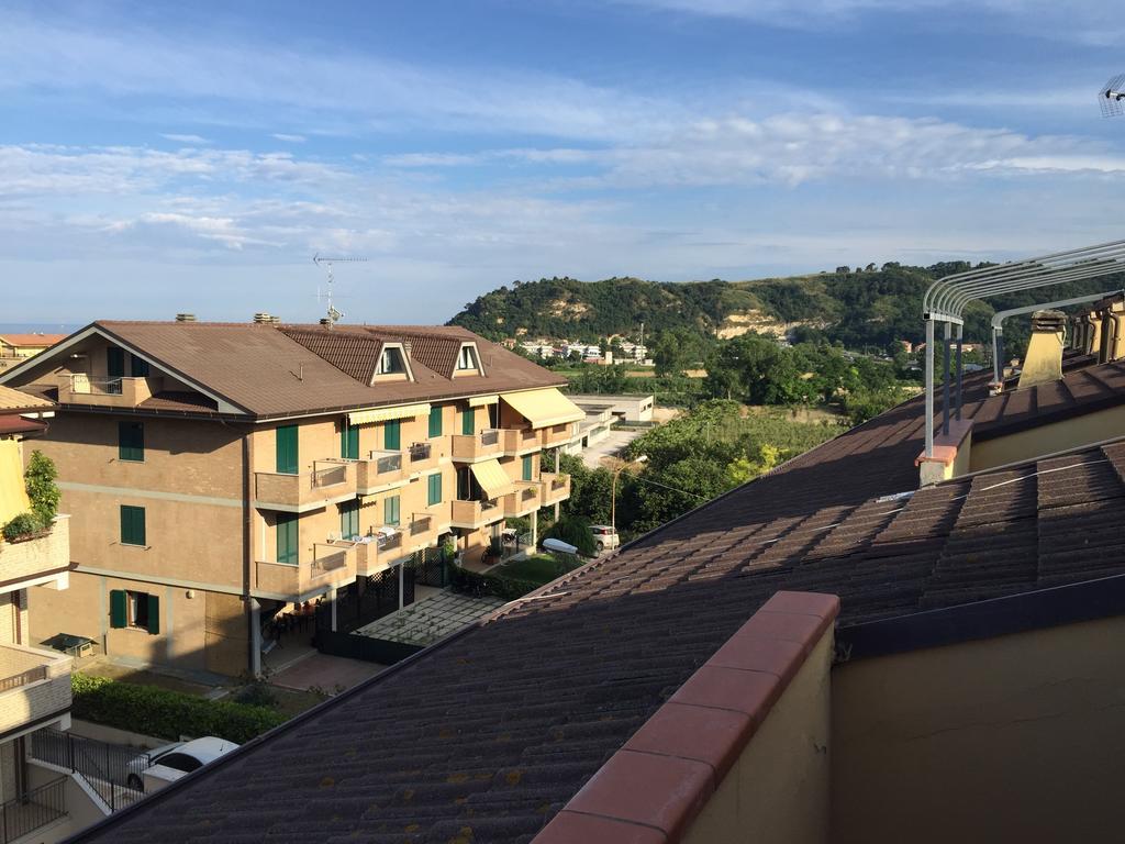 Mansarda Mare Apartment Altidona Bilik gambar