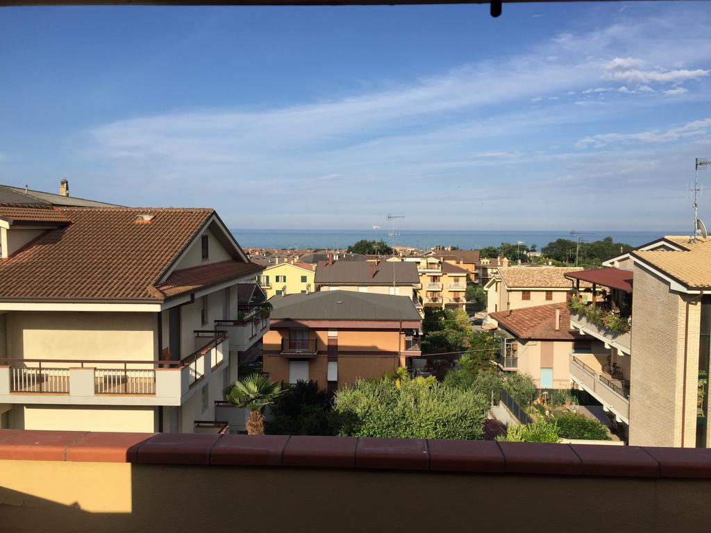 Mansarda Mare Apartment Altidona Bilik gambar
